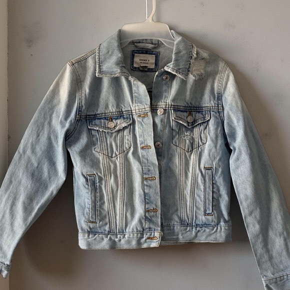 Forever 21 Denim Jacket | Light Wash | Size S | Distressed Vintage style - Picture 8 of 8